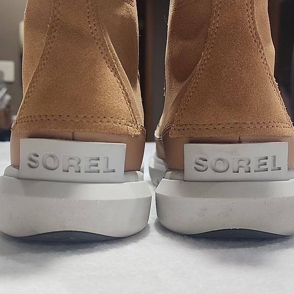 Sorel winter boots - size 10.5 - Picture 3 of 6